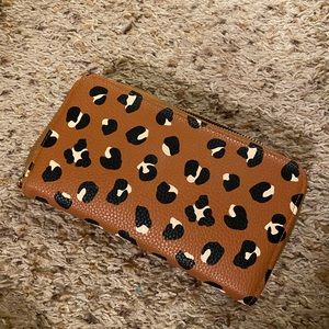 *BRAND NEW* w/out tags Thirty-One wallet.